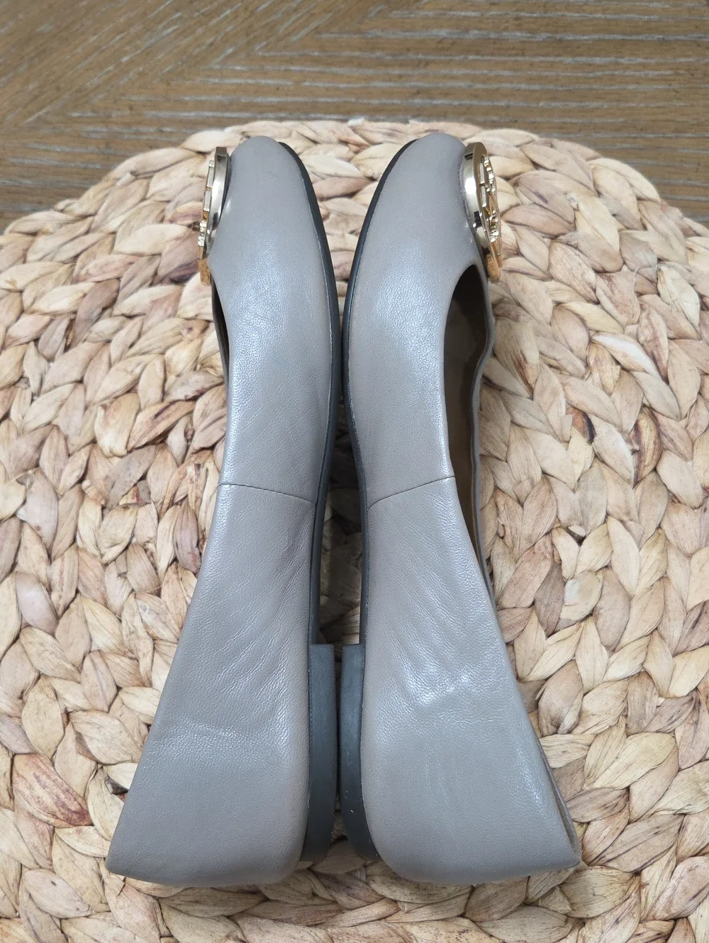 Tory Burch Benton 2 Leather Ballet Flats French Gray Gold Logo Size 6